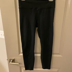 Fabletics Powerhold High Waisted 7/8 Leggings Black size M
